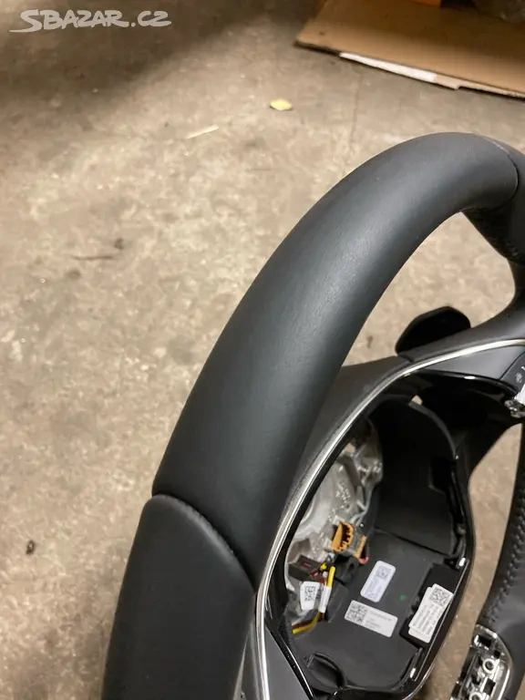 renovovaný, multif, vyhřívaný volant, DSG, Škoda - 3