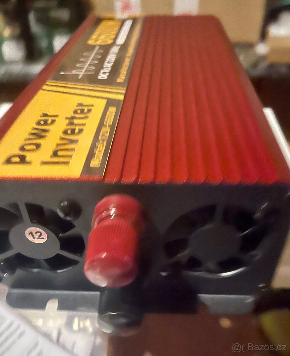 Měnič napětí 12/220 V, až 6600W - 3