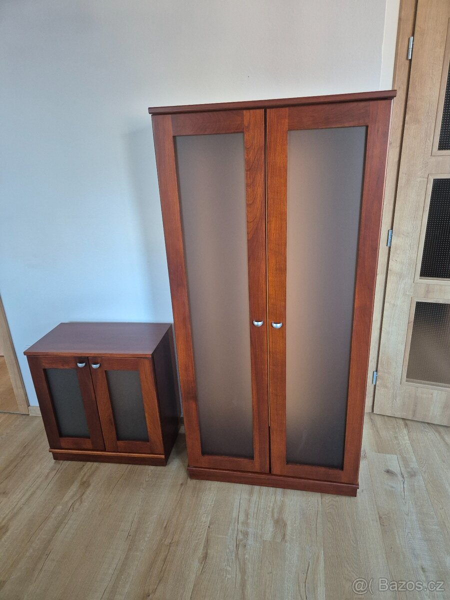 Prodám skříně,skříň ns stenu,stůl - 3