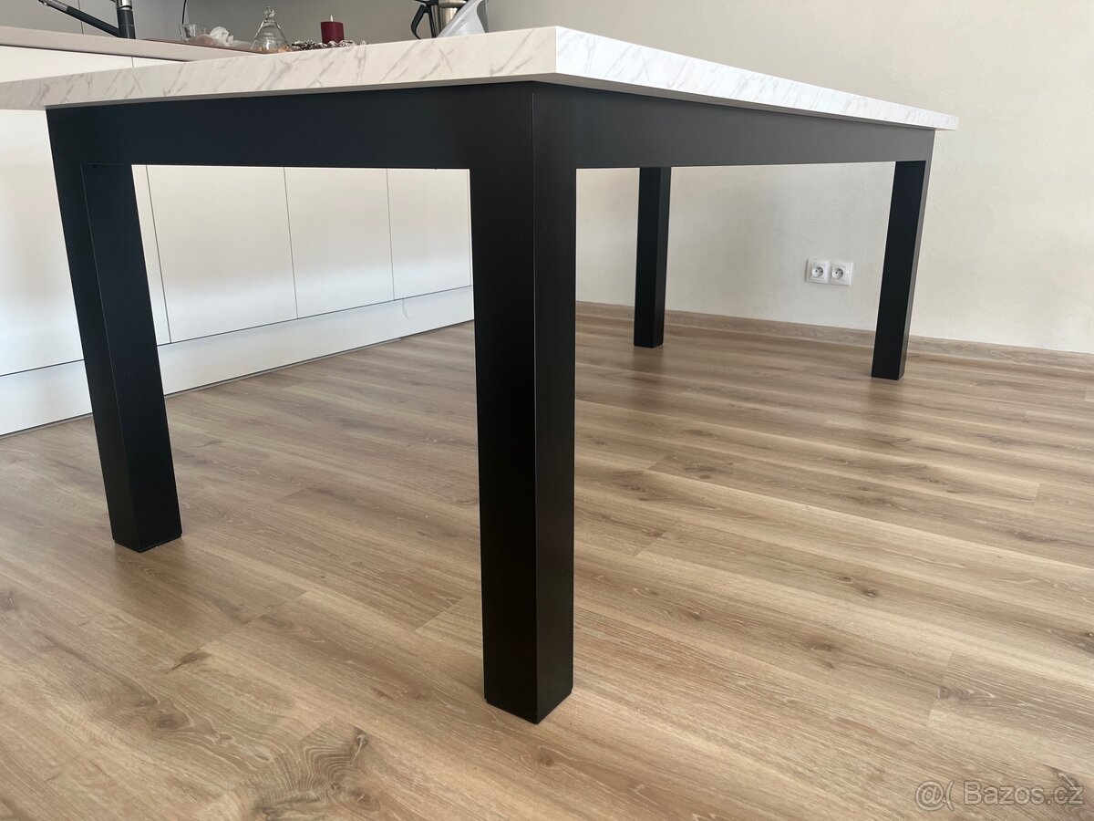 Jídelní stůl - 3