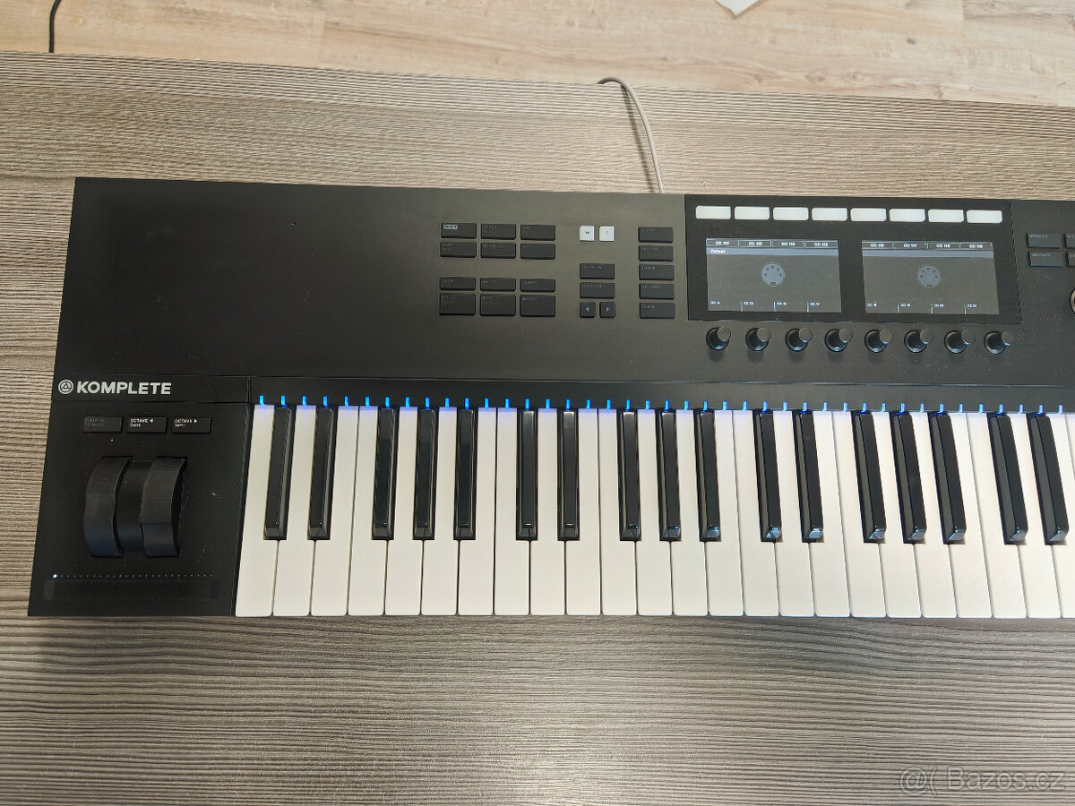 Native Instruments Komplete Kontrol S61 MK2 MIDI keyboard - 3