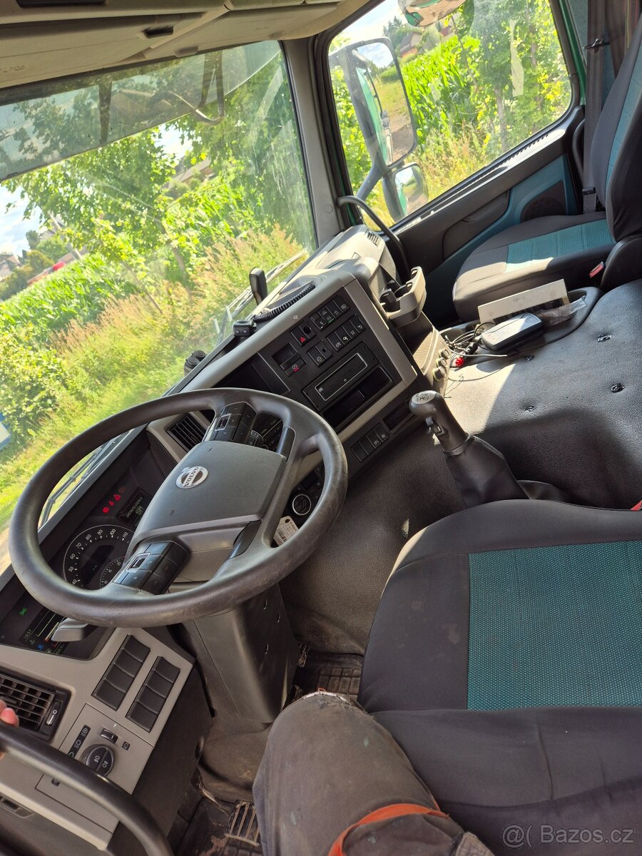 Volvo 6x4 tahač - 3