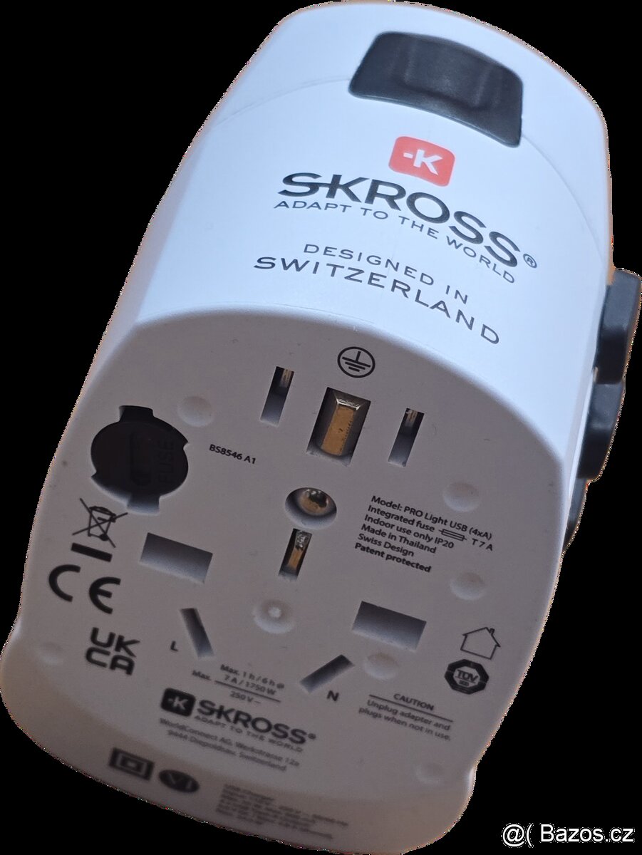 Cestovní adaptér SKROSS - 3