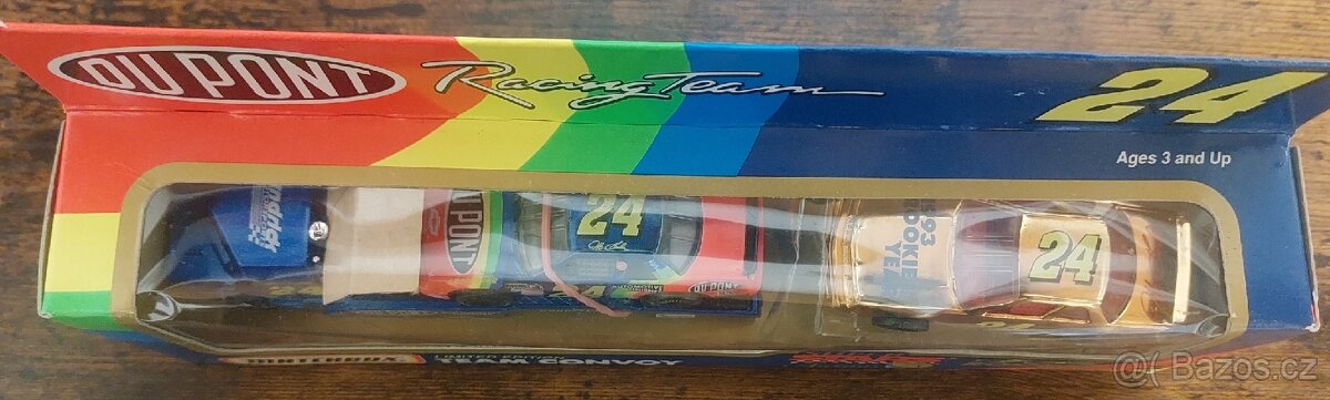 Matchbox Team Convoy - Nascar DuPont Racing #24 - 3