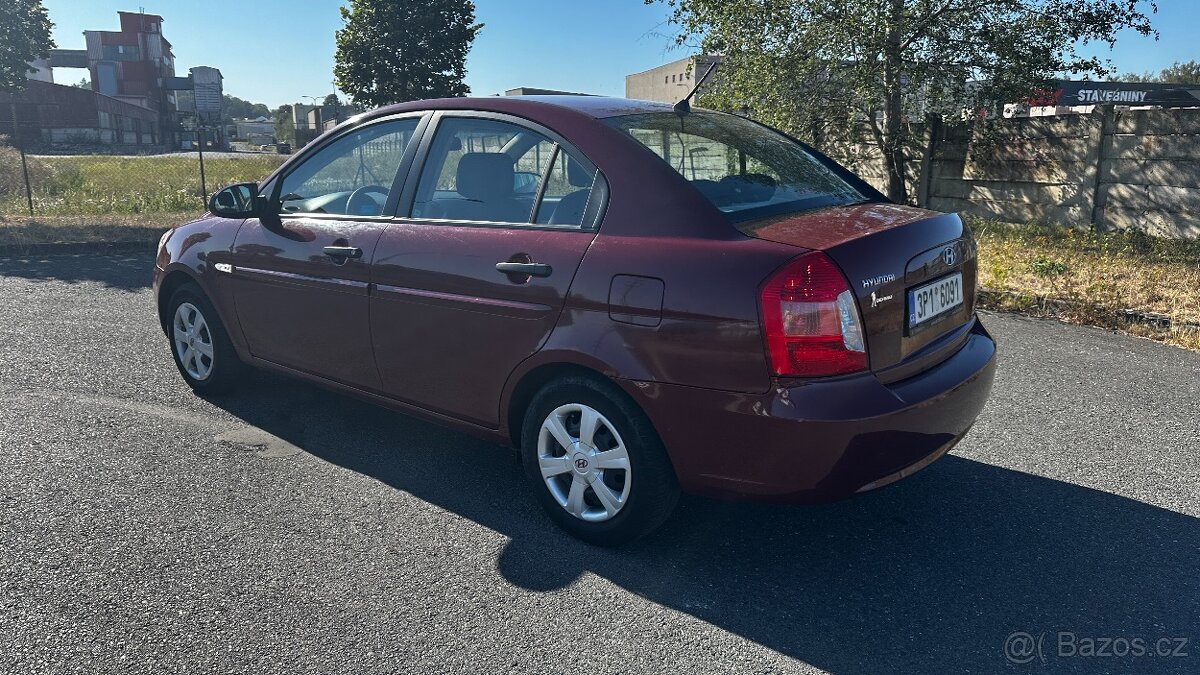 HYUNDAI ACCENT 1.4 - 3