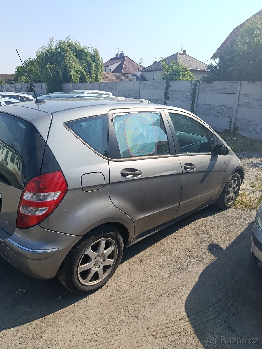 Mercedes A180 , 2.0 CDI 2007 manuál - 3