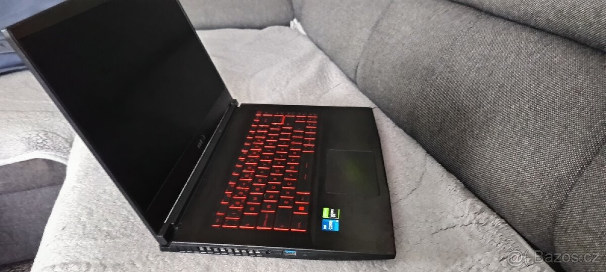 Herní notebook MSI - 3