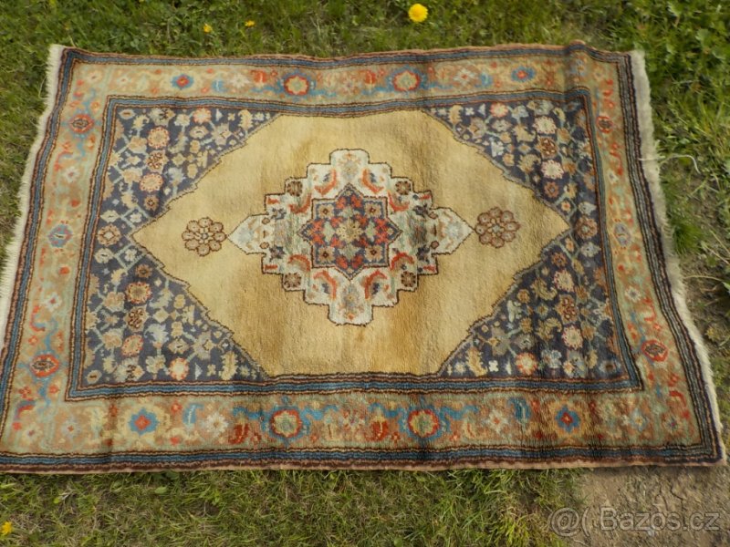 staré ručně vázané koberece a přehozy - 3