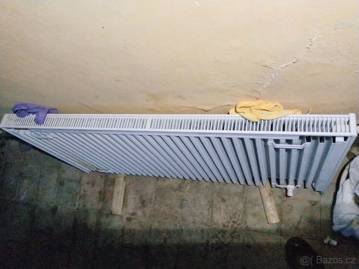 Prodám deskový radiátor 1200x600, typ 11, pravý - 3