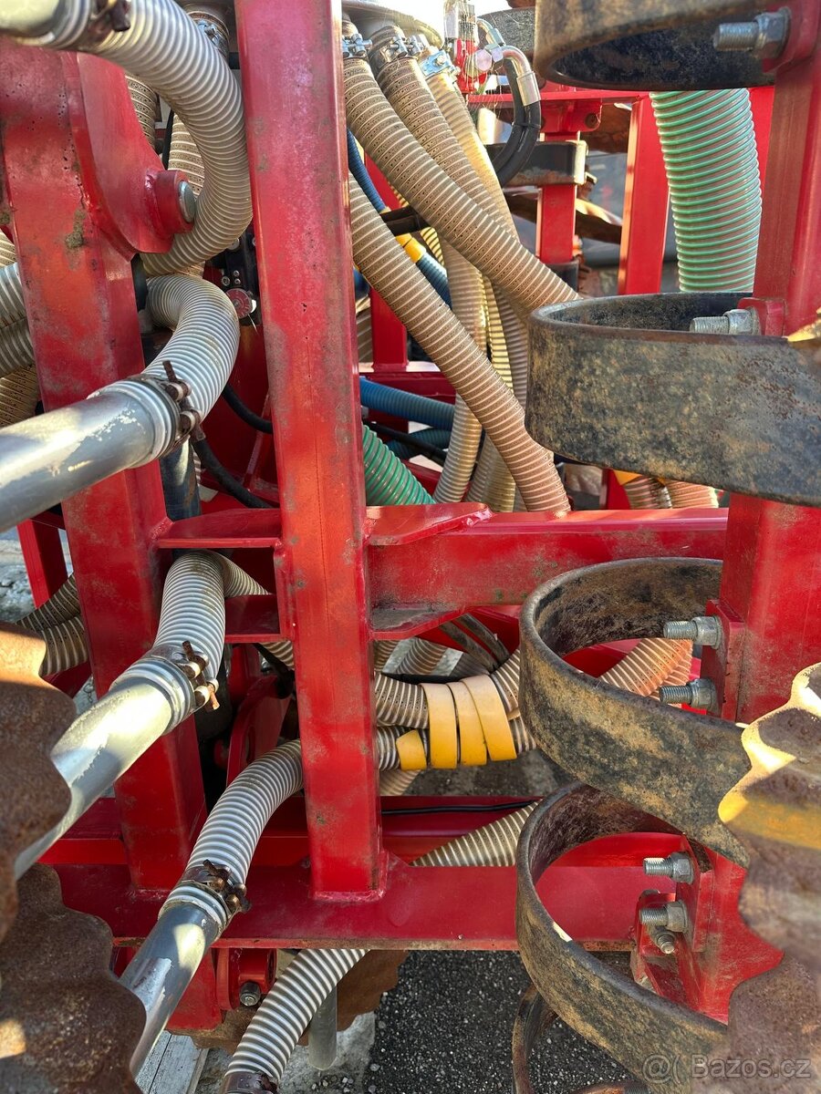 Diskový nesený podmítáč aplikátor na digestát 4m - 3