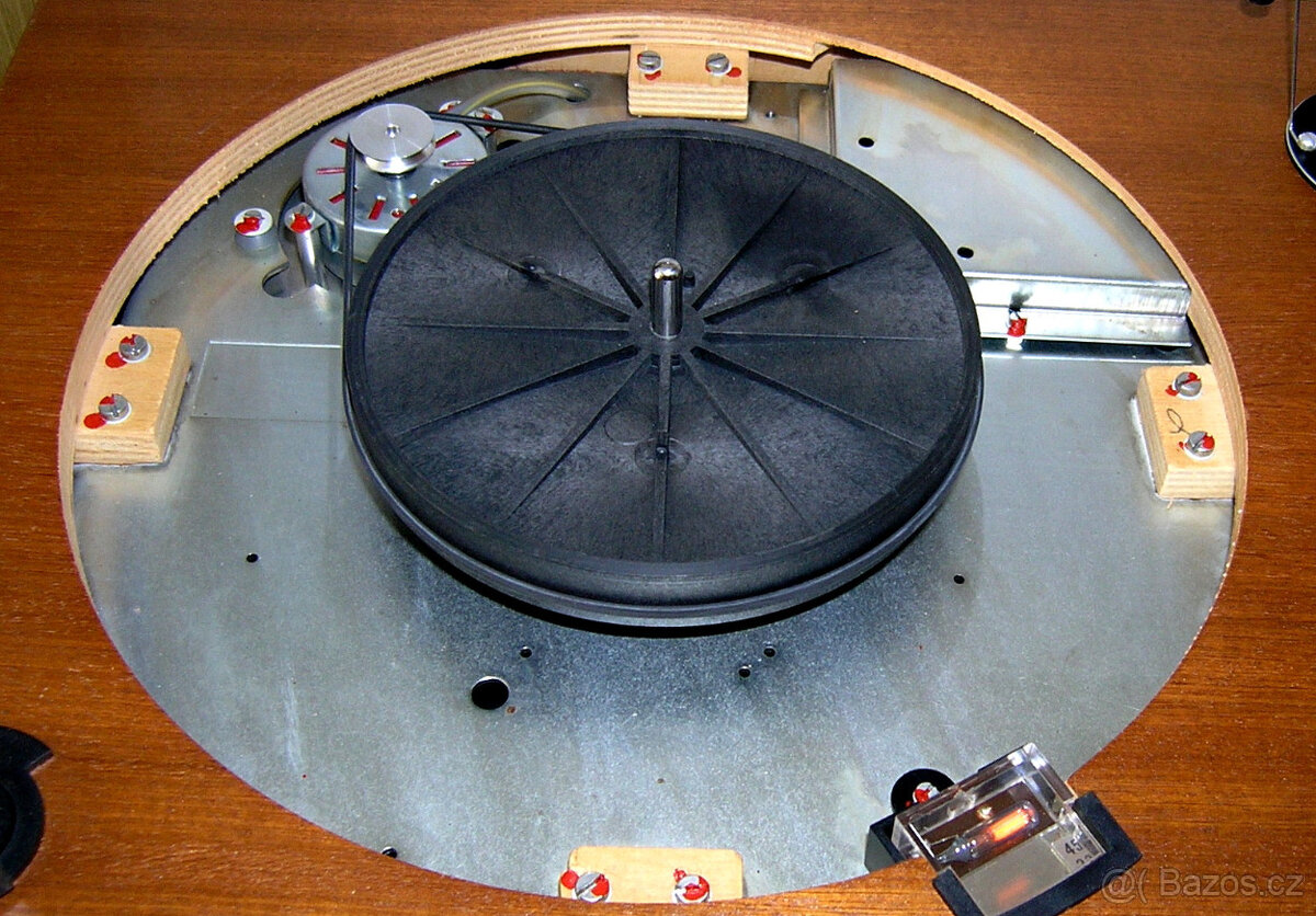 Hi-Fi gramofon TSLA NC-450 po GO za 8.200 Kč, přenoska OM-10 - 3