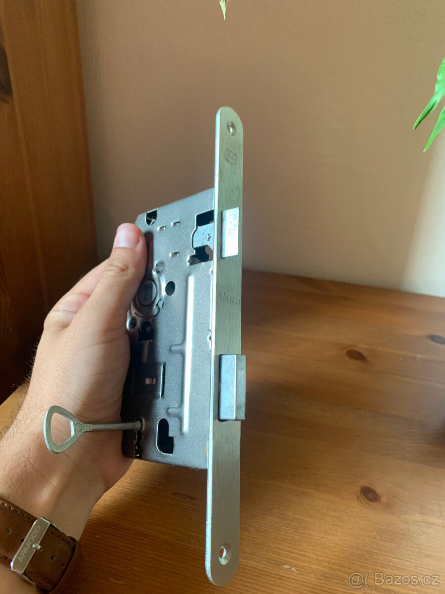 Prodám zámek do dveří včetně klíče - 3