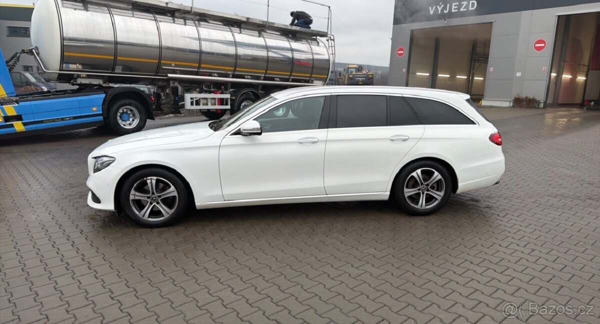 Mercedes E 220d Combi - 3
