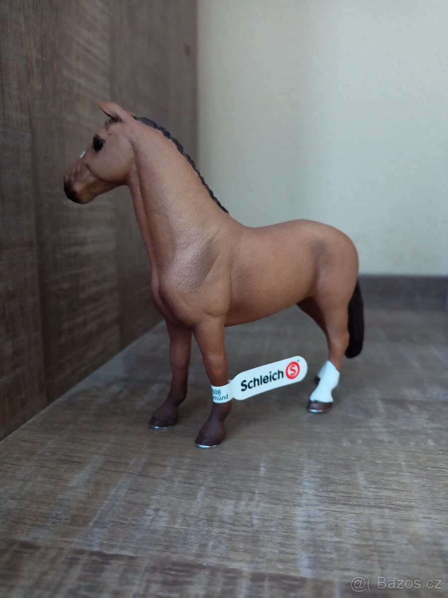 Schleich koně - hannoverský kůň - 3