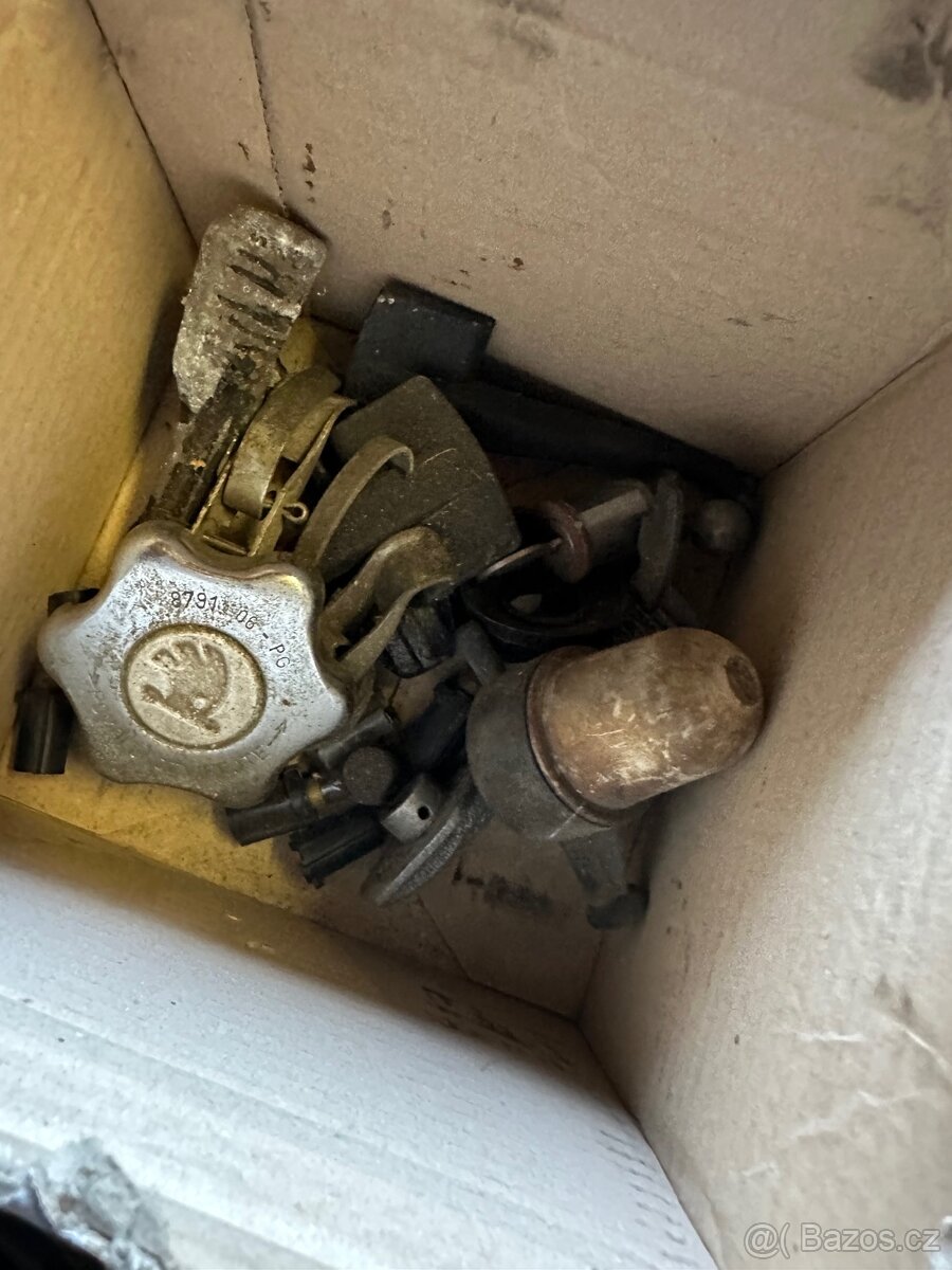 Škoda 100 různé - 3