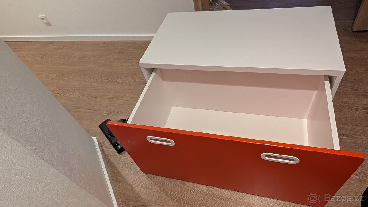 Komoda IKEA - komoda a 2x skříň - 3