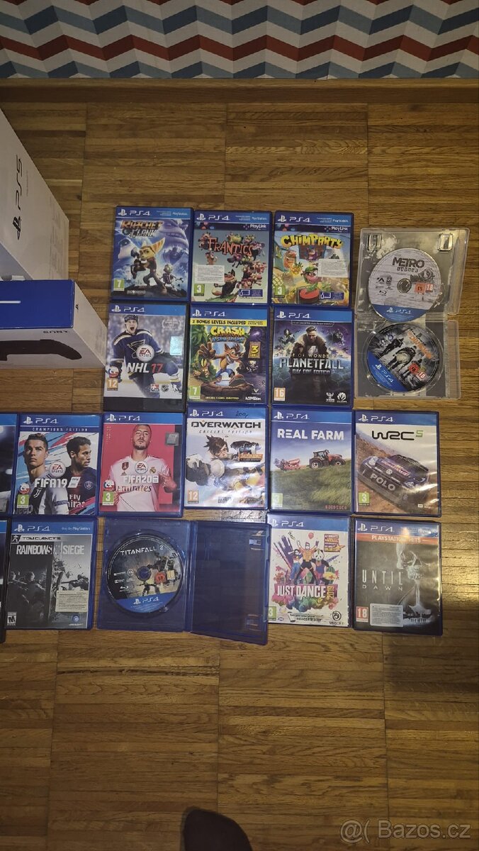 PlayStation PS5 s mechanikou + další příslušenství - 3