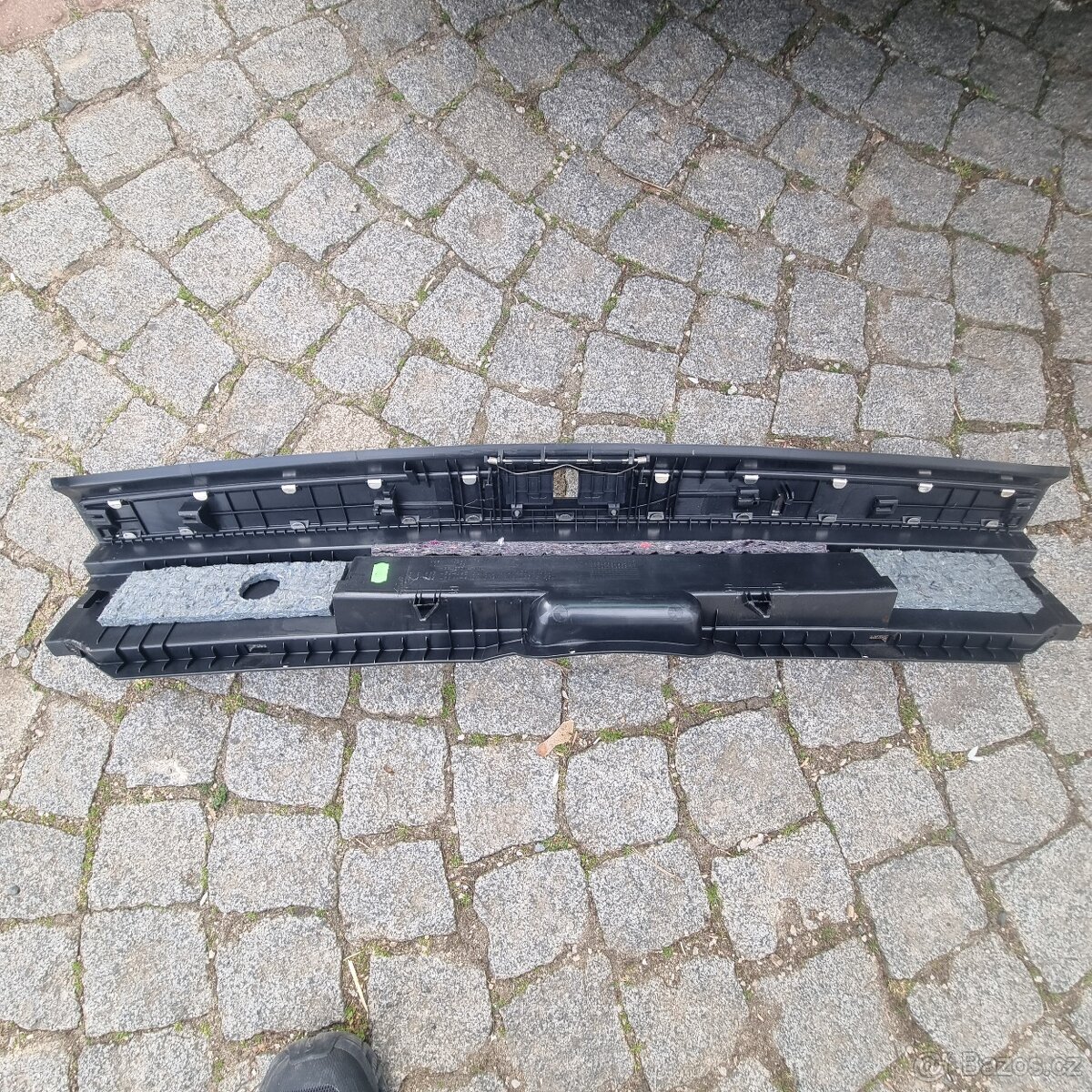 Škoda Superb 3 3V0 Combi / plastový kryt hrany kufru / barva - 3