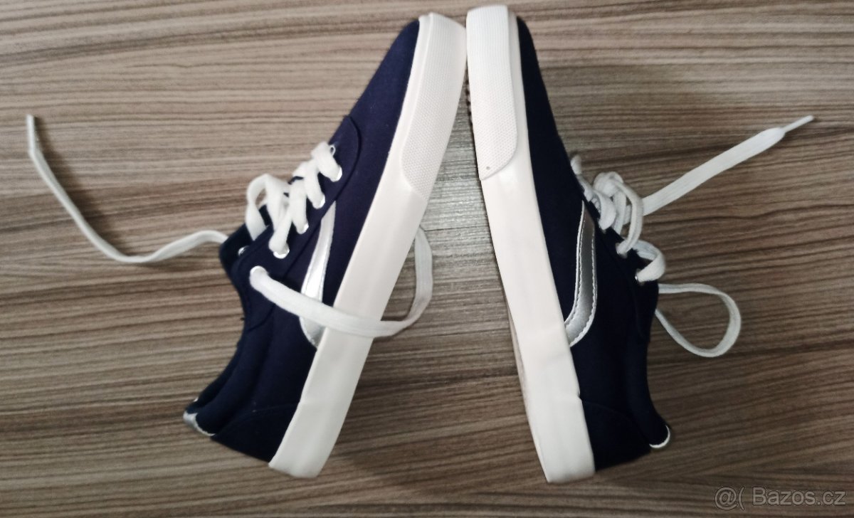 Prodám NOVÉ chlapecké boty, vel. 33 - 3