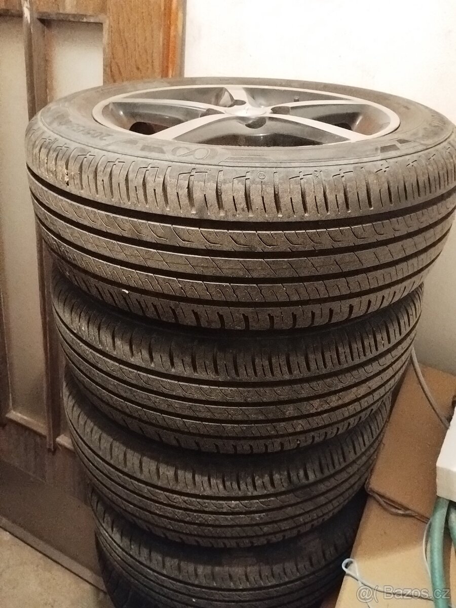Sada pneu 205/55 R16 na ráfku 6.50 X 16 E=26 z Citroenu C4 - 3
