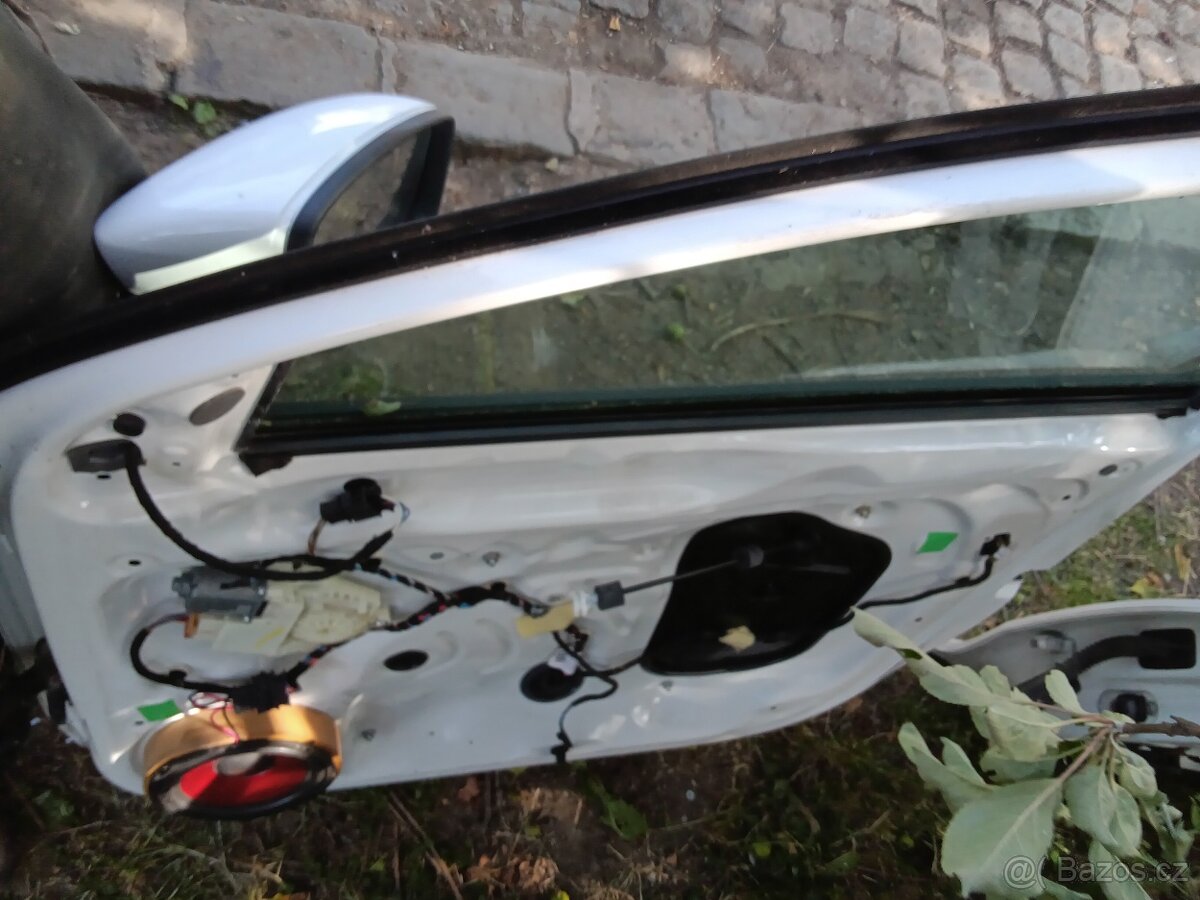 Rapid spaceback pravé zadní dveře- poškozené - 3