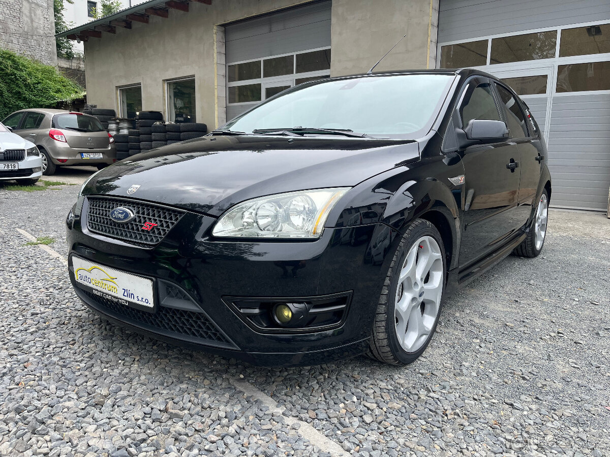 FORD FOCUS ST 2,5 i 166 Kw BLACK EDITION - 3