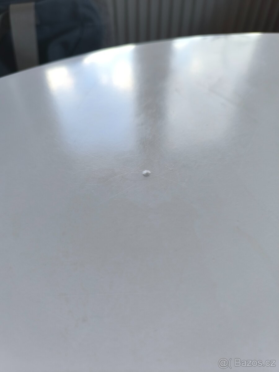 Prodám bílý kulatý stůl - 3