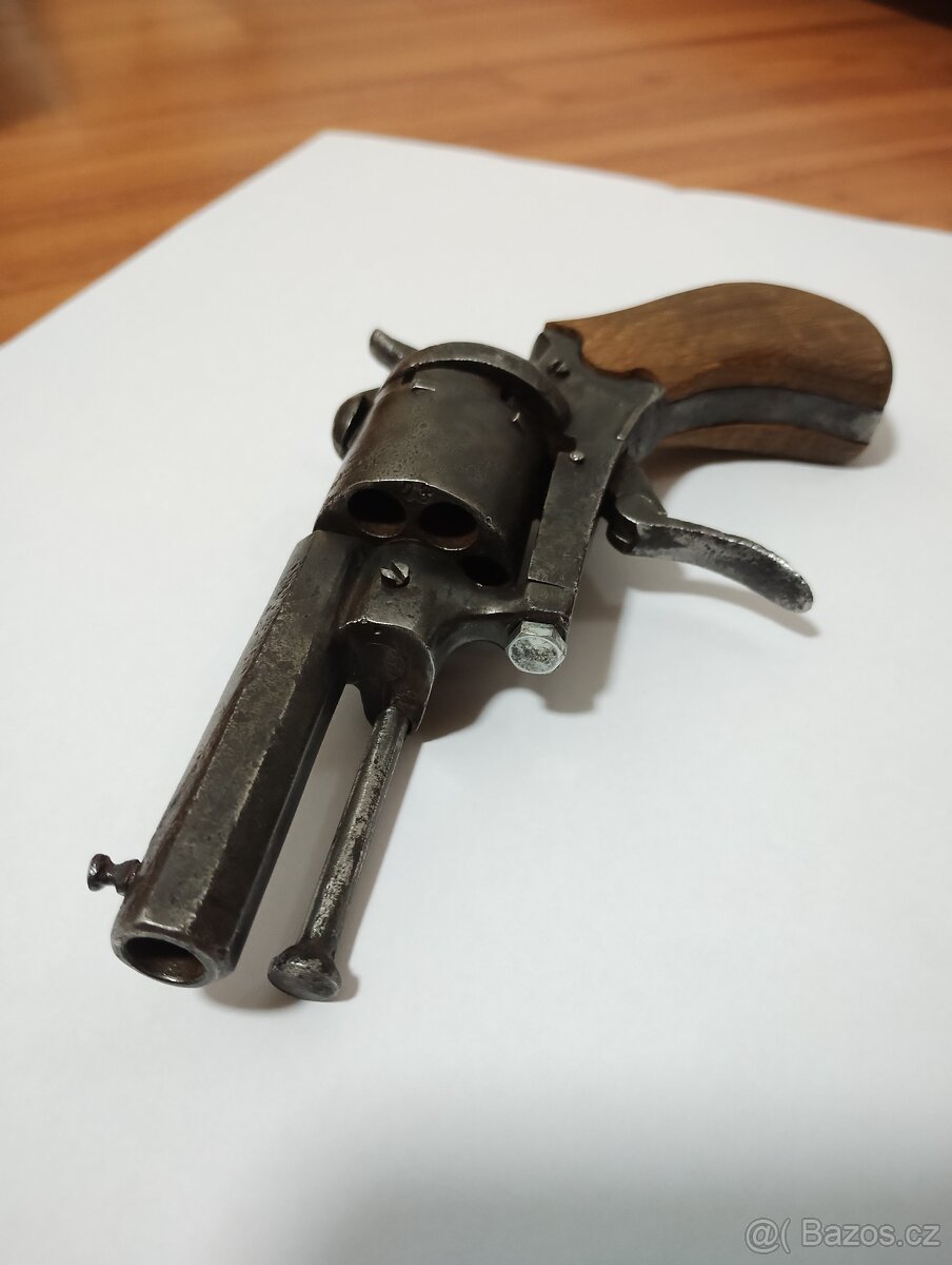 Starožitný malý historický revolver LEFAUCHEUX z roku 1870 - 3