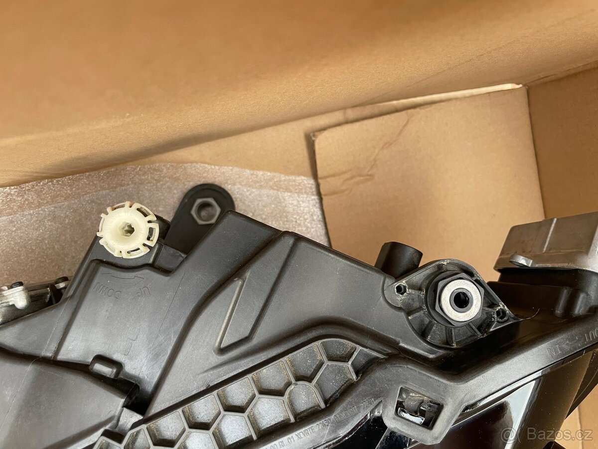 Přední levé světlo na Škoda Superb 3 face 3V1941015D - 3