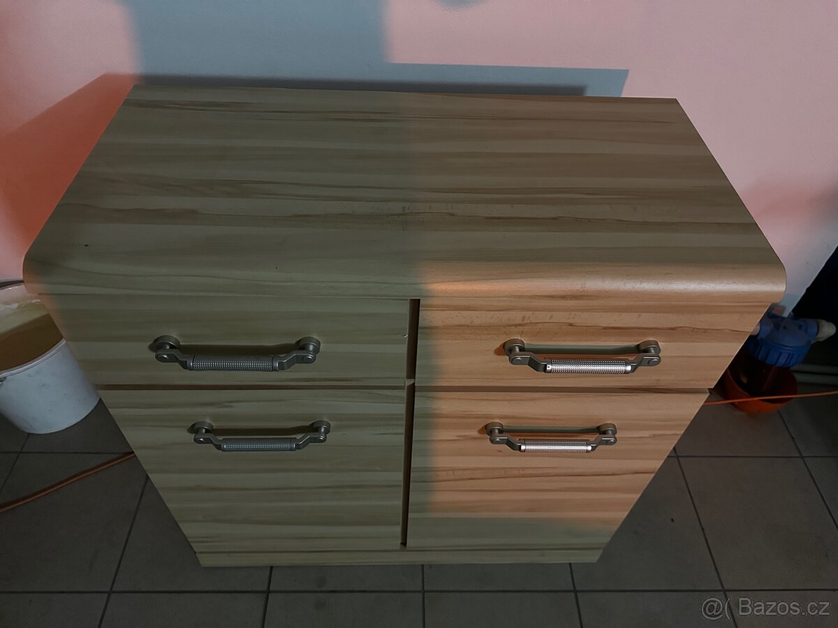 2× komoda lamino - 1000 Kč za obě - 3