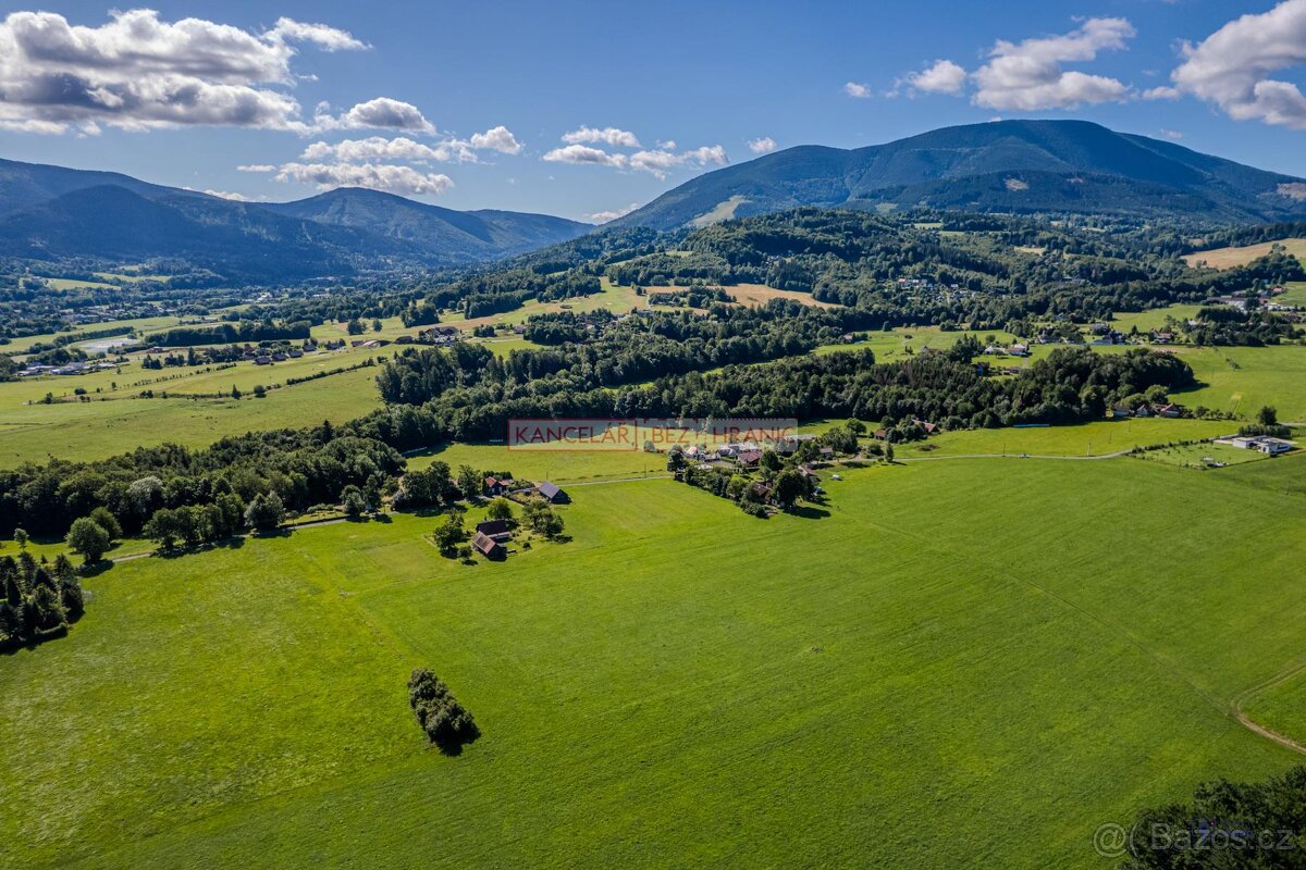 Nádherné stavební pozemky v obci Čeladná - 3