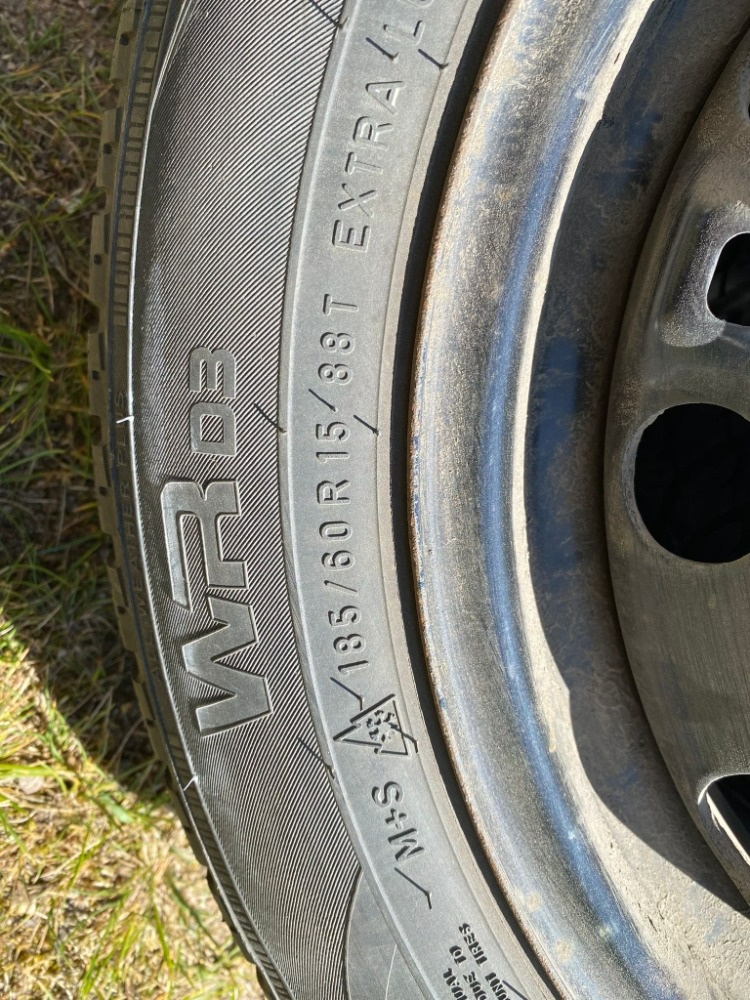 Zimní kola zn. NOKIAN 185/60 R15 - 3