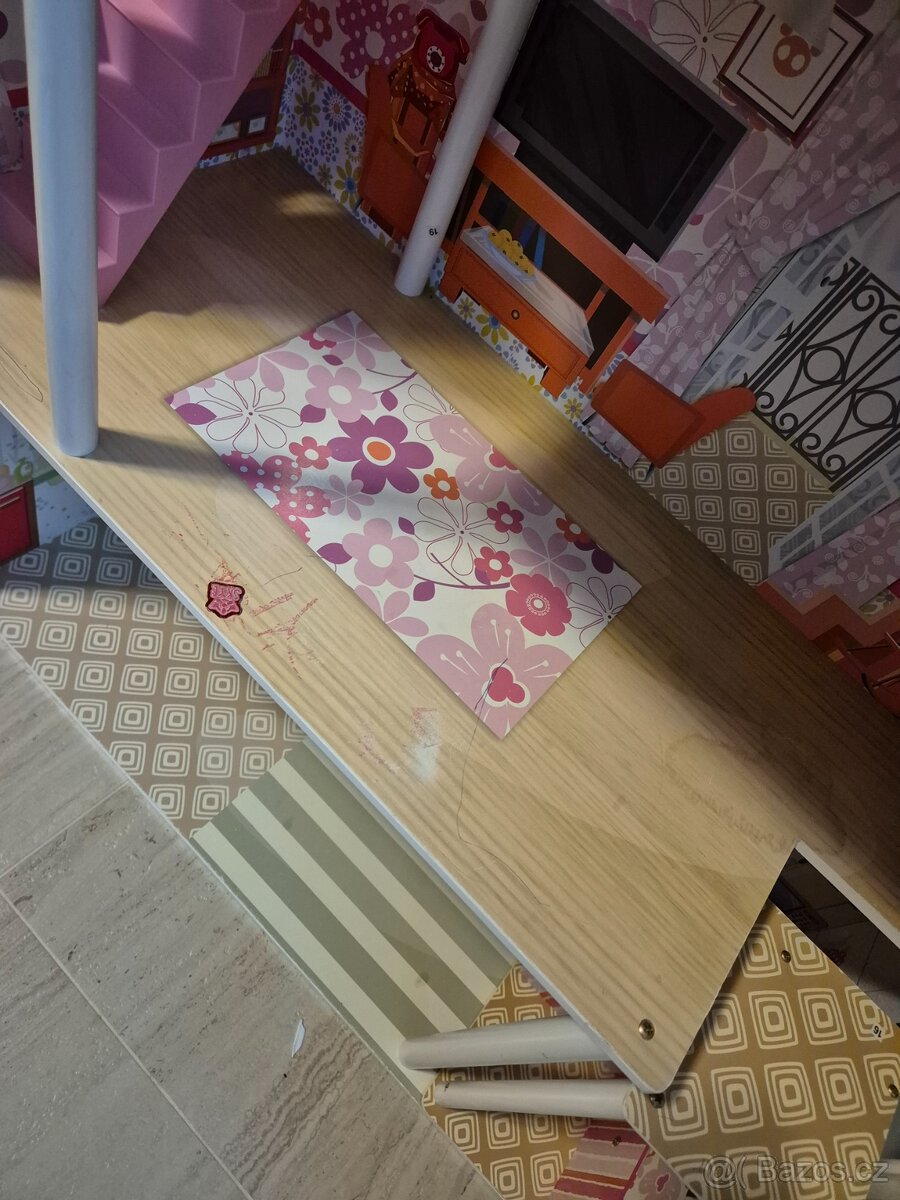 Dřevěný domeček pro panenky - 3