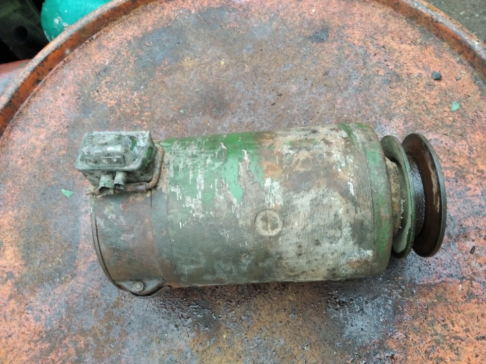 Prodám originál dynamo na ZETOR25 - 3