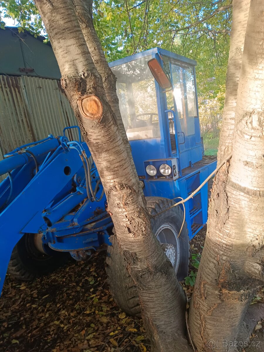 Un 053 nakladač + podkop - 3