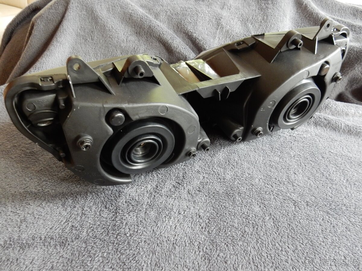 Yamaha R1 YZF R1 1000 rn09 světlo přední - 3