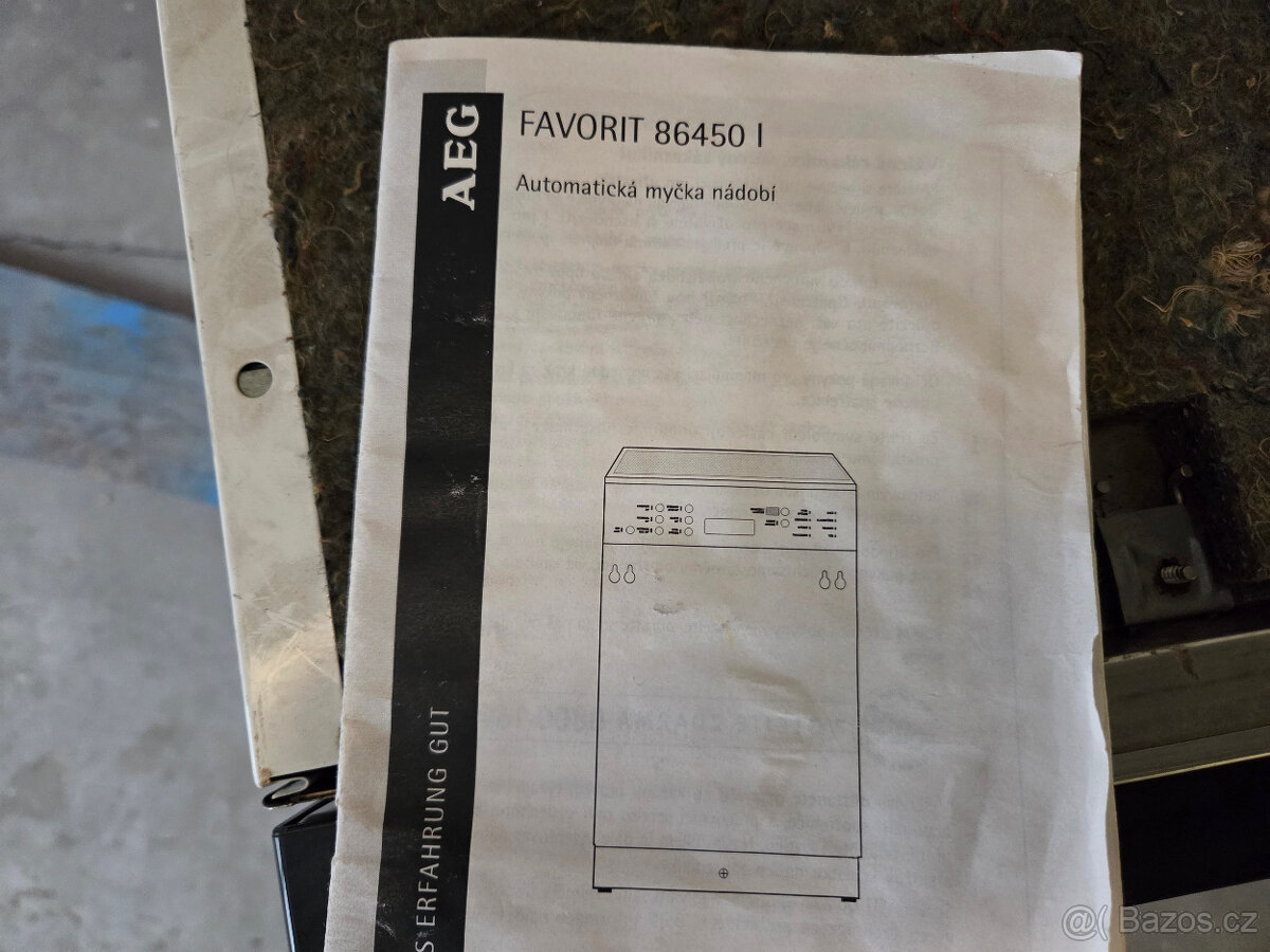 VESTAVNÁ MYČKA AEG - 3