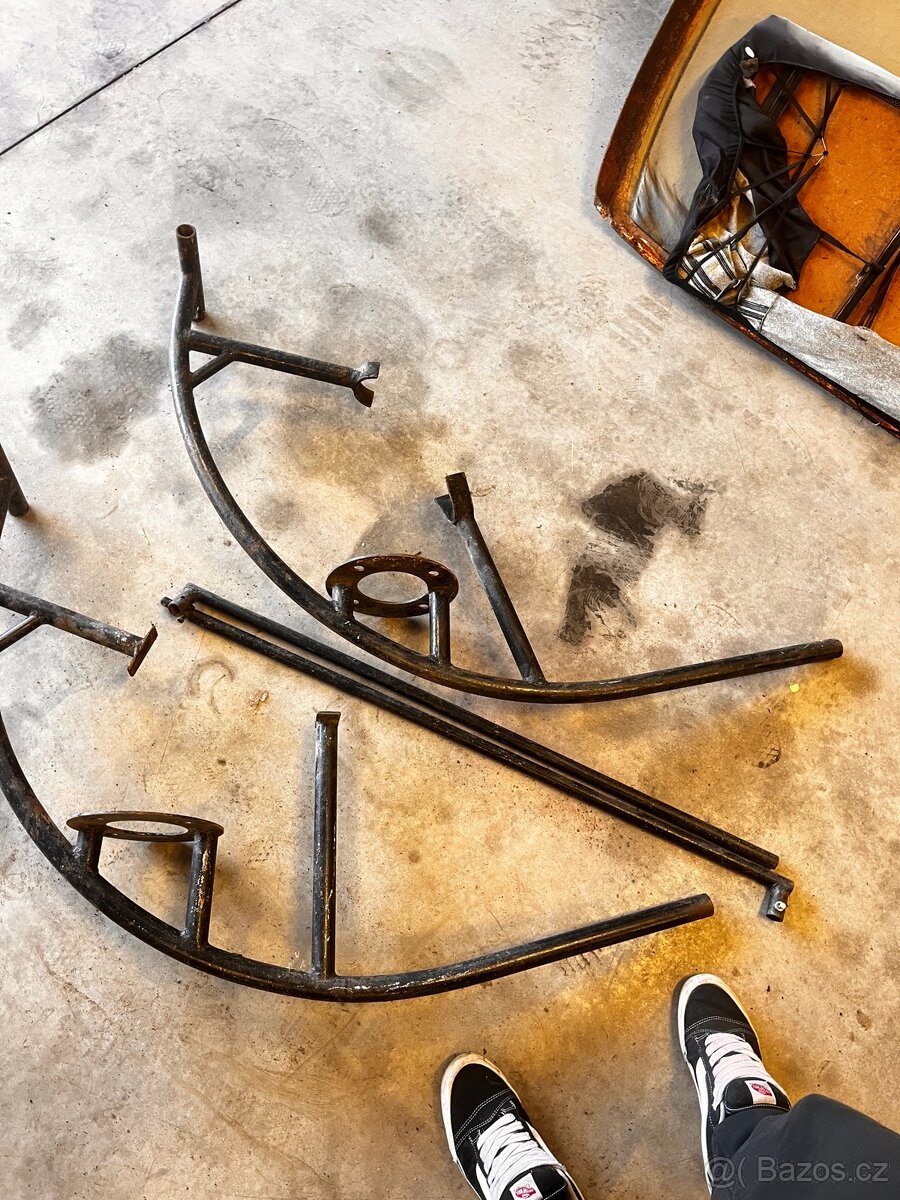 Autokolebka trabant - 3