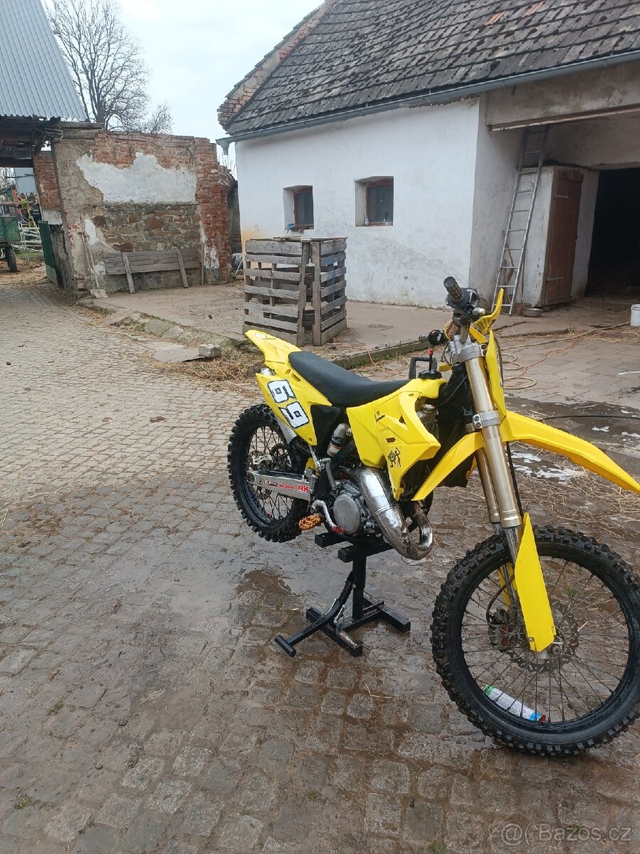 Suzuki rm125
