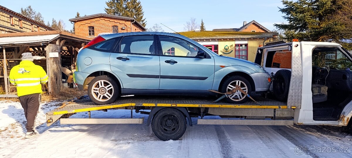 Odtahový speciál Ford Transit.