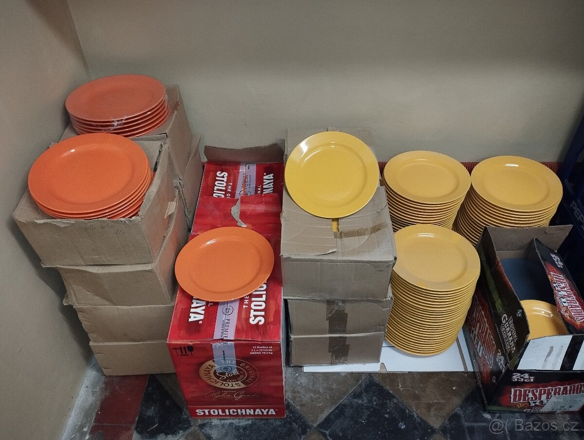 Porcelánové talíře barevné - NOVÉ - 3