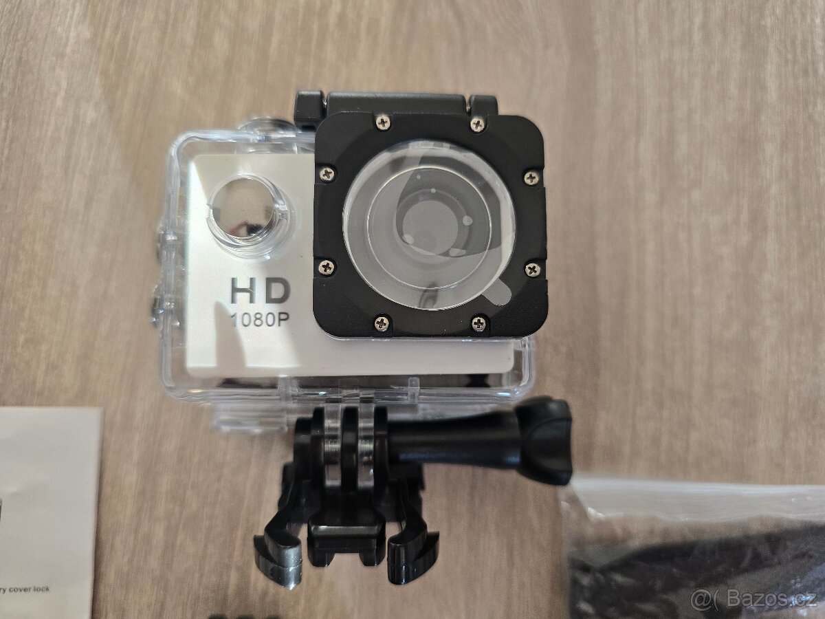 Outdoorová sportovní kamera- bohaté příslušenství bílá/černá - 3