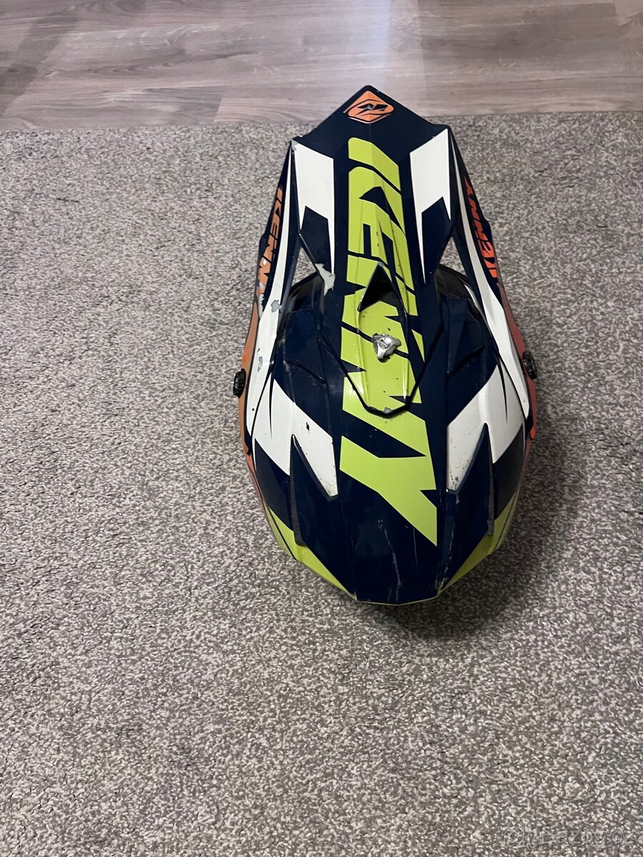 Motokrosová helma - 3