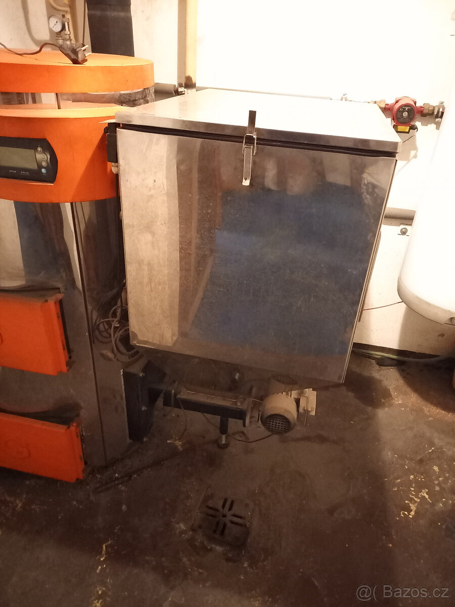 Kotel na peletky a uhlí s automatickým podavačem DOTACE - 3