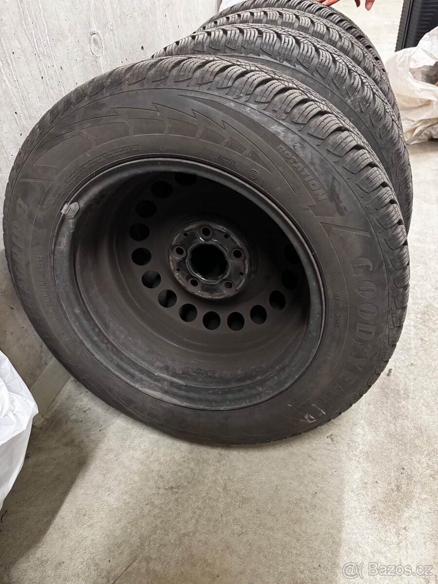 Pneumatiky zimní i letní Goodyear Ultragrip 9 rotation M+S - 3