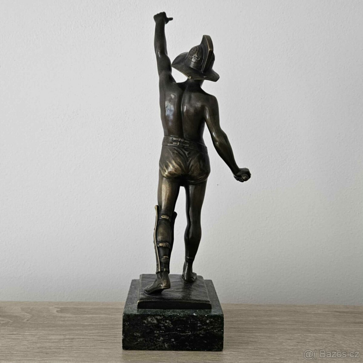 STAROŽITNÁ BRONZOVÁ SOCHA - GLADIÁTOR - 3