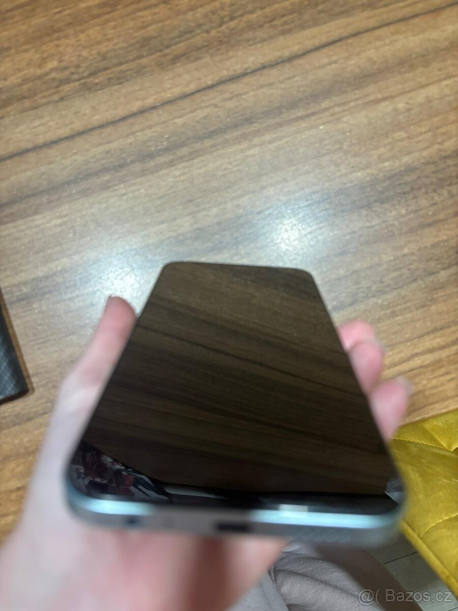 Mobilní telefon - 3