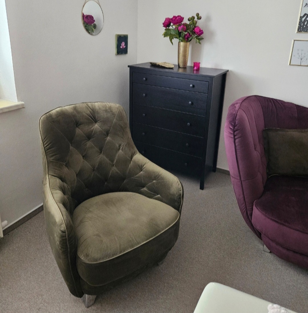 Sedací souprava a křeslo - 3