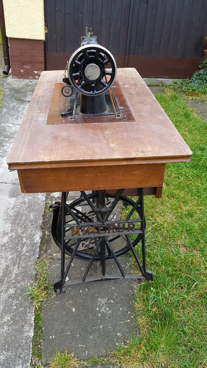 Prodám šicí stroj Minerva - 3