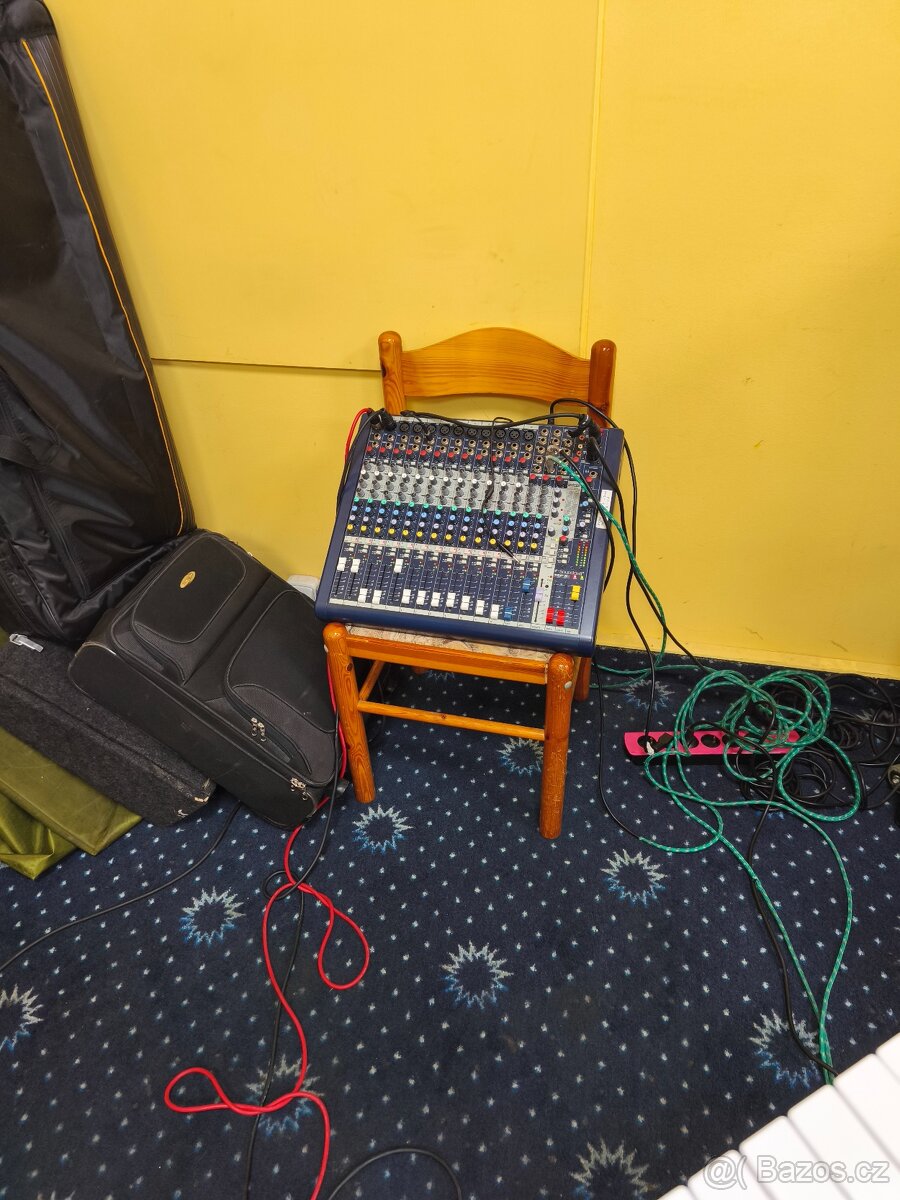 Soundcraft MFXi12 - 3